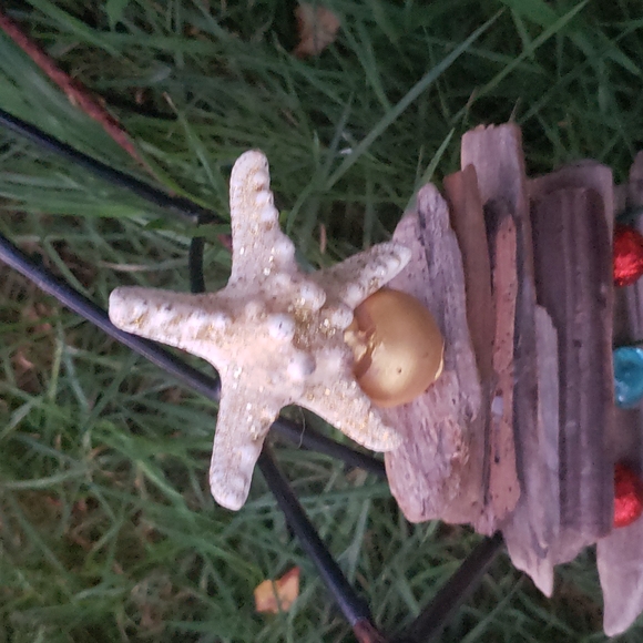 Artisan Beachy Christmas Tree - Picture 2 of 2